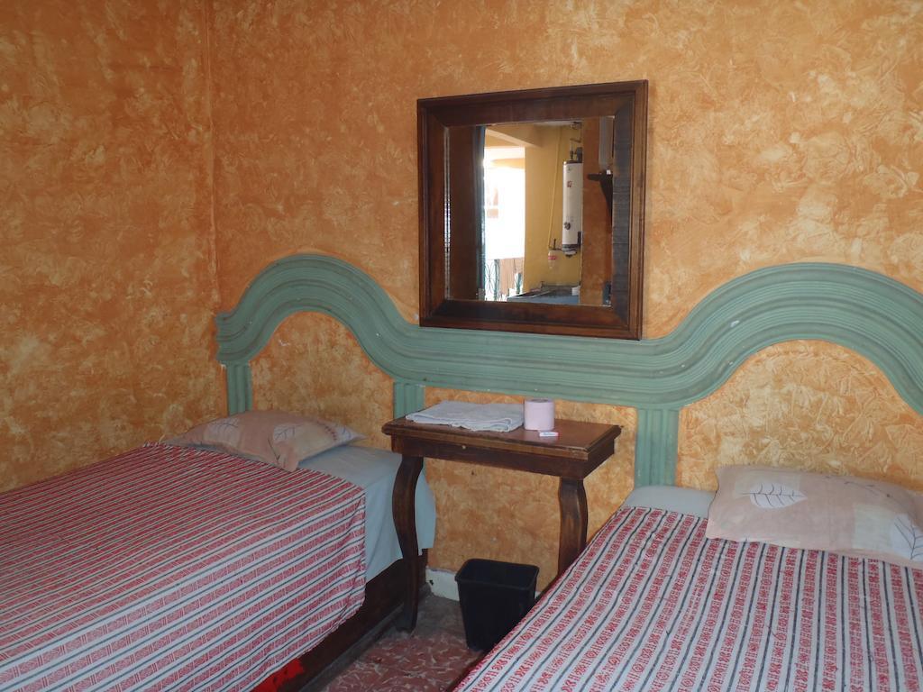 Hotel Casa De Huéspedes Hidalgo Tehuacán Camera foto
